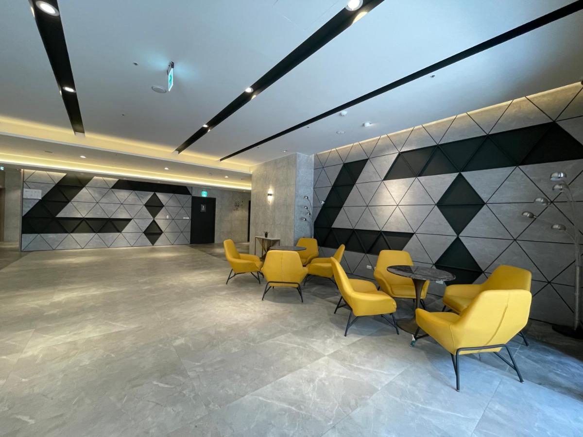 Fullon Poshtel - Kaohsiung Hotel Buitenkant foto