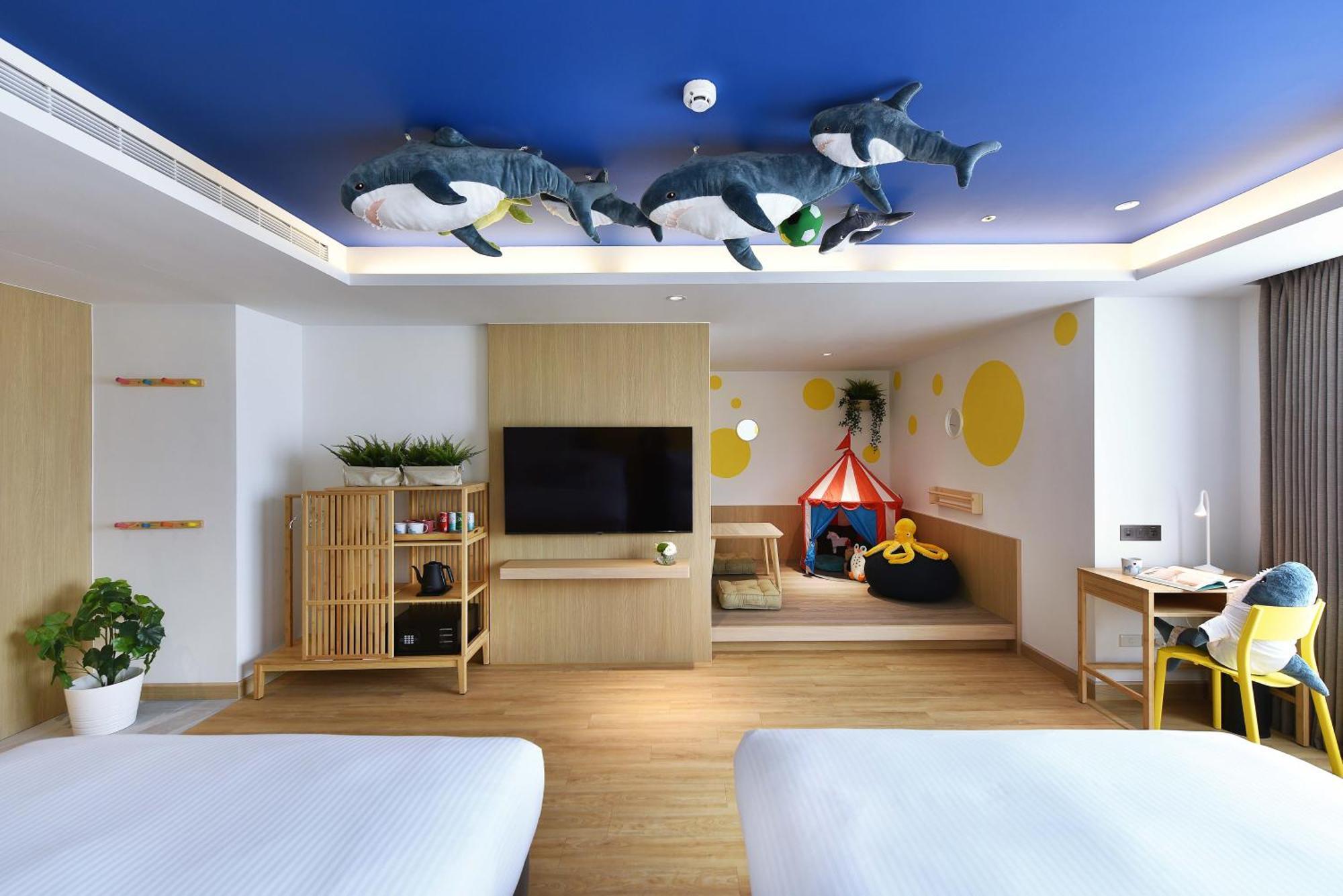 Fullon Poshtel - Kaohsiung Hotel Buitenkant foto