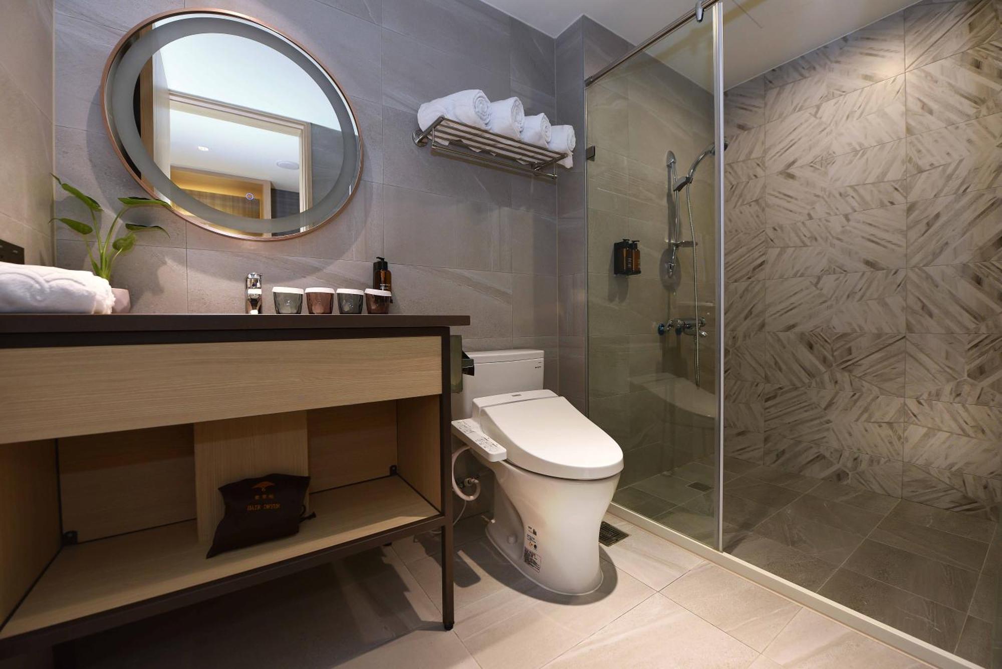 Fullon Poshtel - Kaohsiung Hotel Buitenkant foto