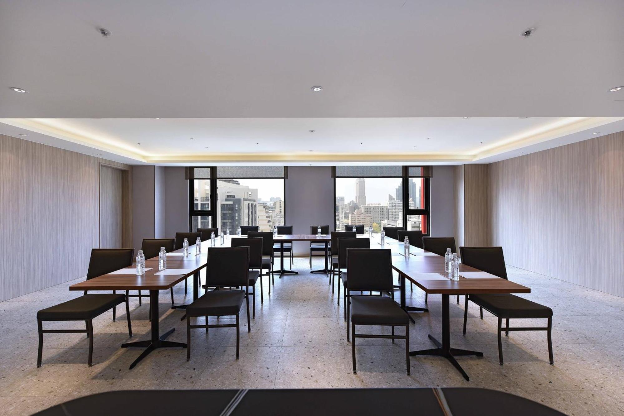 Fullon Poshtel - Kaohsiung Hotel Buitenkant foto
